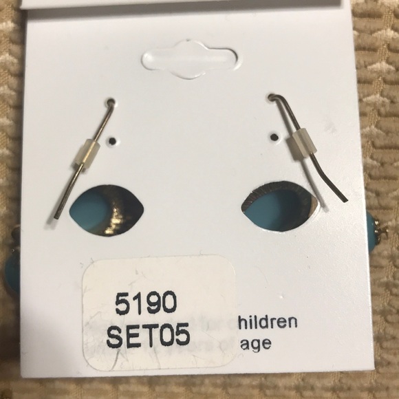 NWT statement necklace and earrings Ethel & Myrtle - Picture 3 of 6